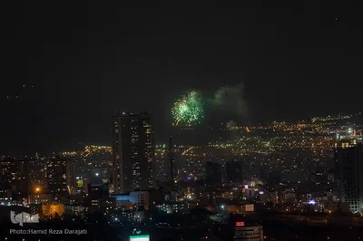 نورافشانی جشن پیروزی انقلاب اسلامی در برج میلاد