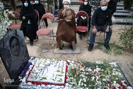 مراسم چهلمین روز درگذشت «مهشاد کریمی» خبرنگار فقید ایسنا در قطعه نام آوران بهشت زهرای تهران