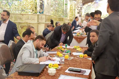 میز خدمت مسئولان استان فارس در حرم مطهر شاهچراغ(ع)