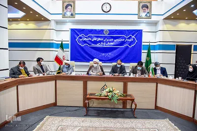 نشست دبیران تشکل‌های دانشجویی فارس با نماینده ولی‌فقیه در استان