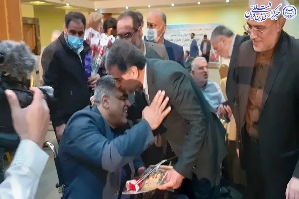 دیدار استاندار مازندران با جمعی از جانبازان ۵۰ تا ۷۰ درصد هشت سال دفاع مقدس مازندران در بابلسر