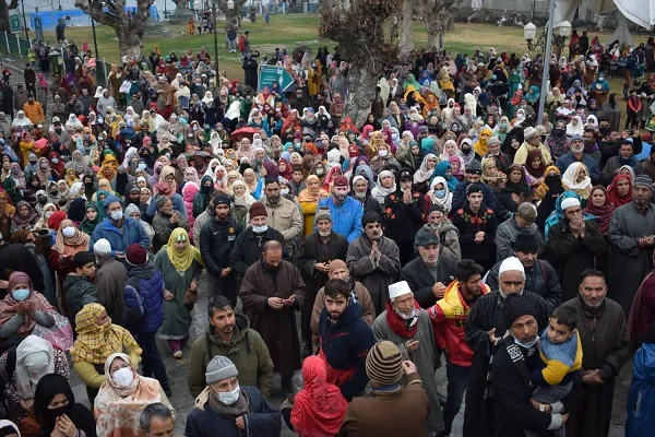 په کشمیر سیمې کې د مبعث اختر او پيغمبر اکرم د معراج پيښه په پرتم سره ولمانځل شوه