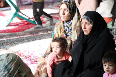 اعتکاف مادر فرزندی در ملایر