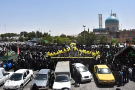 آیین سنتی زانوزدن عزاداران عاشورای حسینی در روستای لاسجرد استان سمنان
