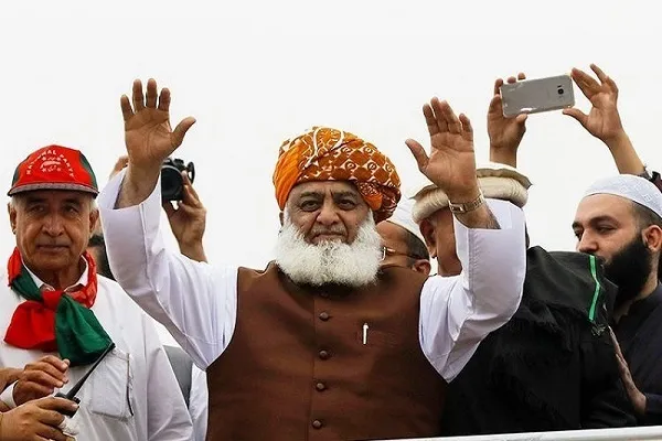 مولانا فضل‌الرحمن د ملا هبت‌الله په بلنه افغانستان ته سفر کوي