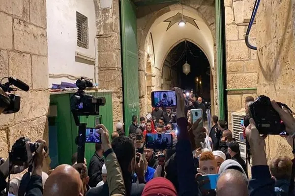 أول صلاة فجر في المسجد الأقصى المبارك بعد إغلاقه 69 يوماً