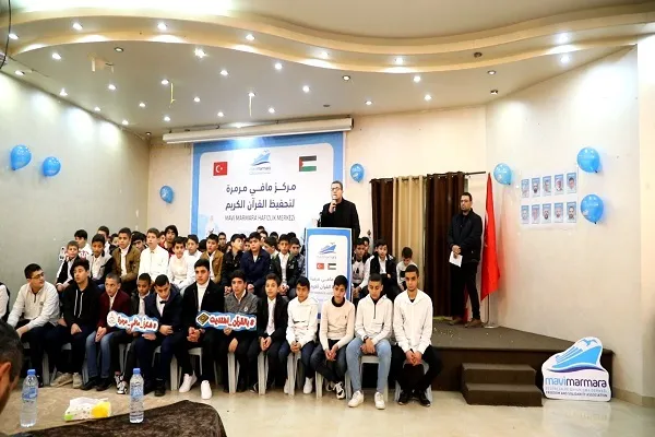 تجلیل از حافظان قرآن در غزه