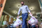 ارسال اقلام مورد نیاز سیل زدگان از آستان علی بن مهزیار(ع) اهواز