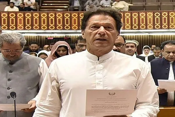 نخست‌وزیر جدید پاکستان سوگند یاد کرد