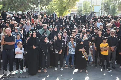 حضور عاشقان حسینی در مراسم پیاده‌روی جاماندگان اربعین ارومیه‎