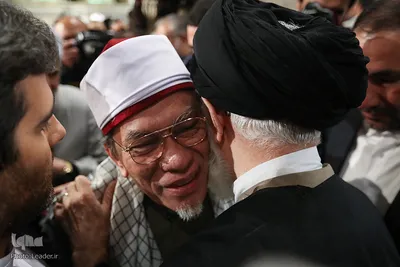 دیدار مسئولان نظام و میهمانان کنفرانس وحدت اسلامى‌ با رهبر انقلاب