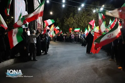 زنجیره مردمی حمایت از عفاف و حجاب در میدان شهدای اصفهان