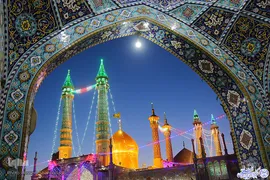 آذین بندی و چراغانی حرم حضرت معصومه(س) در شب میلاد امیرالمومنین(ع) 