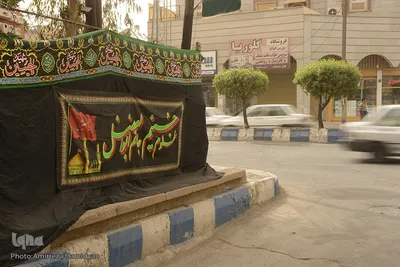 اهواز در هوای غبارگرفته سیاه پوش محرم شد