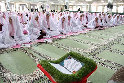جشن تکلیف دختران دانش آموز در شهرکرد