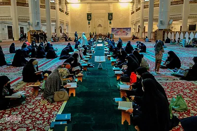 کرسی تلاوت قرآن در حرم شاهچراغ(ع)‎‎ به مناسبت عید مبعث‎‎