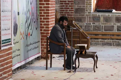 کرسی تلاوت قرآن در دانشگاه هنر اسلامی تبریز‎