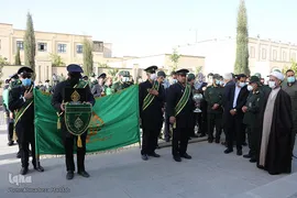اهتزاز پرچم متبرک به نام امام حسین(ع) در بین‌الحرمین شیراز‎‎