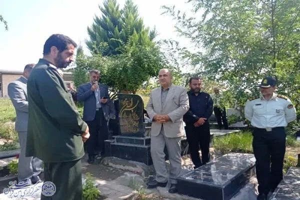 آیین عطر افشانی  و غبارروبی مزار شهدا در سوادکوه شمالی