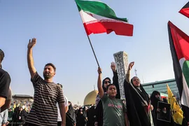 تجمع بزرگ مردم تهران برای اعلام حمایت از اجرای عملیات «وعده صادق ۲»