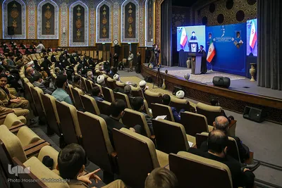 دیدار رئیس جمهور با نخبگان، علما، خانواده شهدا ،ایثار گران و جمعی از اقشار مردم