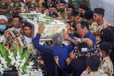 استقبال از پیکر ۳ شهید تازه تفحص شده دفاع مقدس در شیراز‎‎
