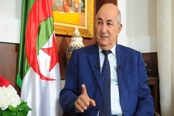 الرئيس الجزائري يدعو حكومته لسن قانون ضد 