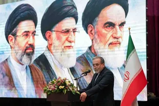 دیپلمات‌های ایران در جنگ، صدای ملت و مدافع منافع ملی بودند
