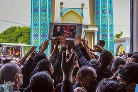 پیکر مطهر سردار بی سر مدافع حرم شهید عبدالله اسکندری، میهمان مردم و مسئولین عزادار لارستان بود