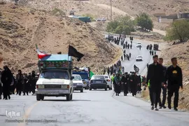 زائران پیاده امام رضا(ع)