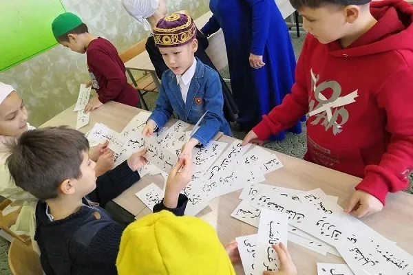 Tataristan camilerinde çocuklar için özel bir eğitim programı uygulanıyor