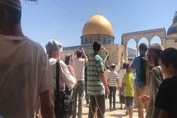 Zionist Settlers Storm Al-Aqsa Mosque Compound