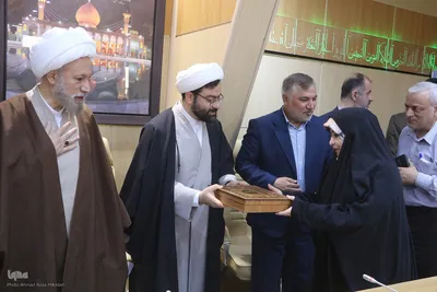 مراسم تقدیر از حافظان و قرآن پژوهان تحت پوشش کمیته امداد امام خمینی (ره) فارس