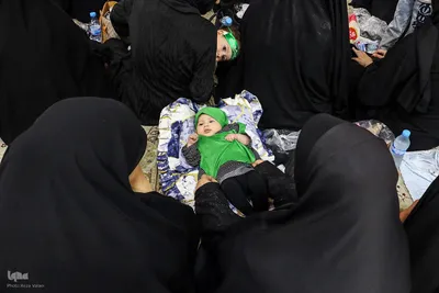 مراسم شیرخارگان حسینی در حسینیه اعظم زنجان