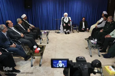 دیدار جمعی از مدیران استان همدان با آیت‌الله «نوری همدانی»
