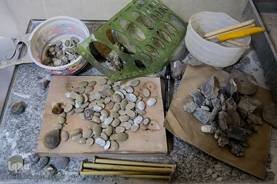 هنر دست کارافرینان جوان شیرازی با گوهرسنگ ها