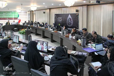 نشست خبری حسینی مدیر بانک قرض الحسنه مهر ایران استان یزد‎‎
