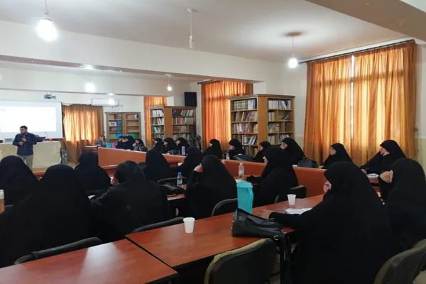 معاهد سيدة نساء العالمين(س) تقيم ورشة دينية تأهيليّة لمدرّساتها في لبنان