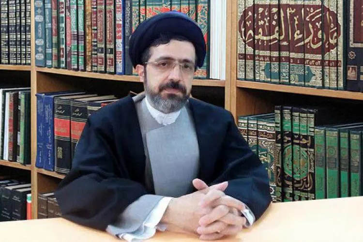 قدیمی‌ترین دبیرستان قم؛ از انتشار اسناد تا میزبانی موریانه‌ها