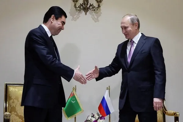 Путин поздравил Бердымухамедова с Днем независимости Туркменистана