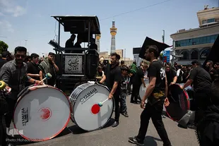 ظهر عاشورا در حریم خورشیدِ ایران