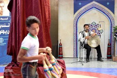 رونمایی از تندیس جهان پهلوان تختی در اصفهان