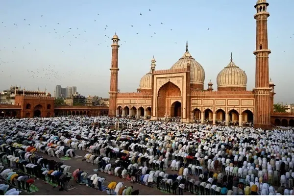 Dehli məscidlərinin maliyyə böhranı iki ildir davam edir