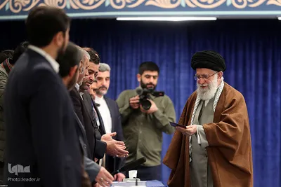 حضور رهبر معظم انقلاب در پای صندوق رأی