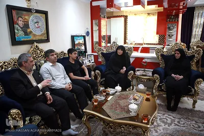 دیدار هفتگی نمایندگان جامعه قرآنی با خانواده شهید مدافع حرم «تقی ارغوانی»