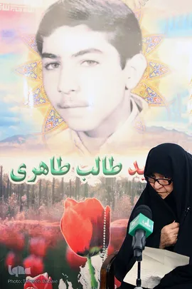 دیدار نمایندگان جامعه قرآنی با خانواده شهید طالب طاهری