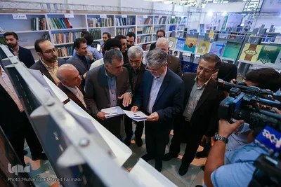 بازدید سیدعباس صالحی، وزیر فرهنگ و ارشاد اسلامی از بیست و هفتمین نمایشگاه قرآن کریم