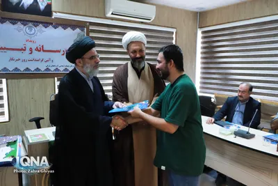 نشست صمیمی حجت‌الاسلام اصل نژاد با اصحاب رسانه در تبریز