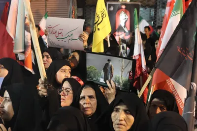 دسته عزاداری بانوان ملایری در شام غریبان قائدشهید امت