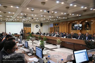 نشست ستاد انتخابات اصفهان پیش از آغاز رأی‌گیری